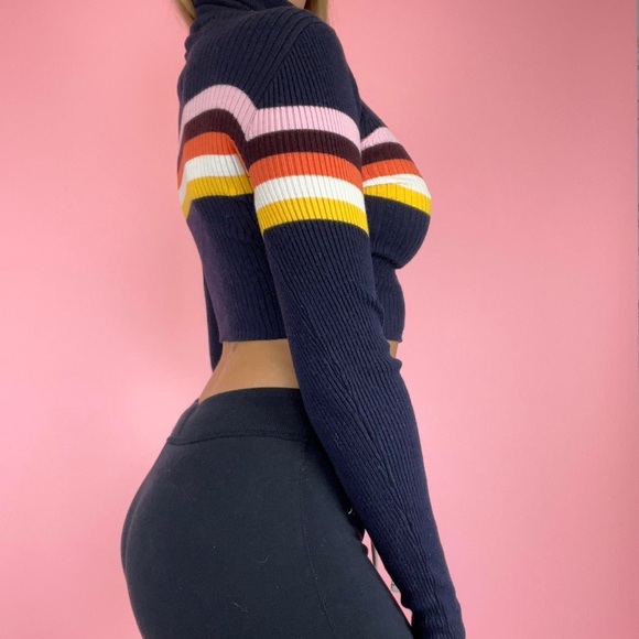 ❌SOLD❌ Striped Navy Blue Cropped Sweater - Picture 2 of 3